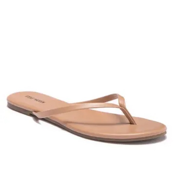 Steve Madden Shoes - Steve Madden Tay Flip Flops